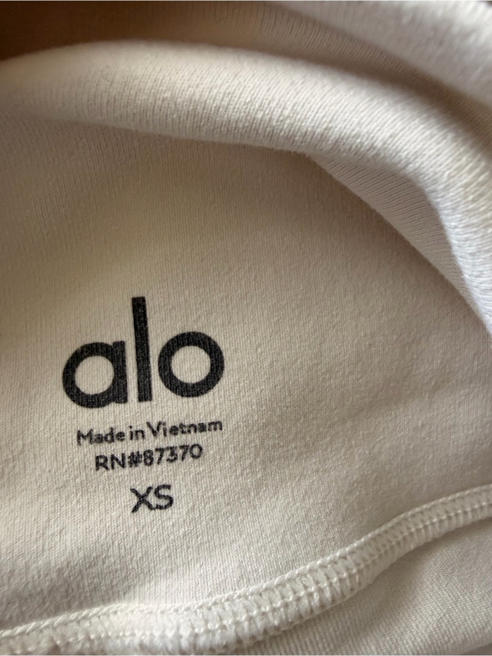 ALO Yoga Cream High-Waist Bike Shorts with Subtle Logo - Picture 3 of 4